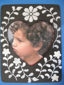 frame-heart-blk-web